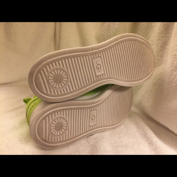 UGG Women’s Neutra Neoprene Sock Sneakers Sz 9 - Picture 6 of 6